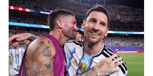 Junge spanische Spieler fiebern dem Duell mit Lionel Messi entgegen Junge spanische Spieler fiebern dem Duell mit Lionel Messi entgegen